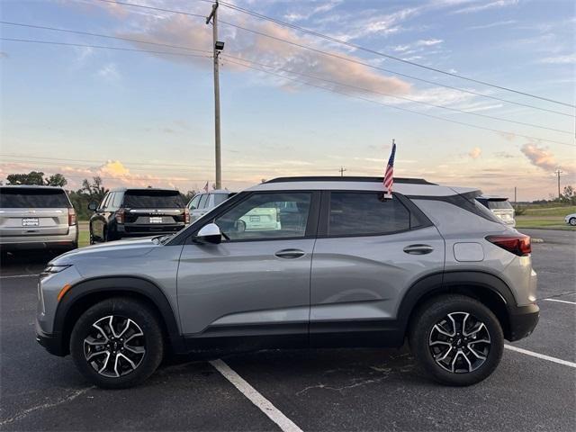 new 2025 Chevrolet TrailBlazer car, priced at $29,625