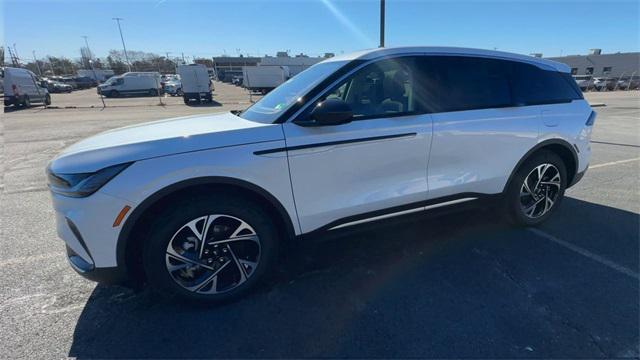 new 2025 Lincoln Nautilus car, priced at $57,195