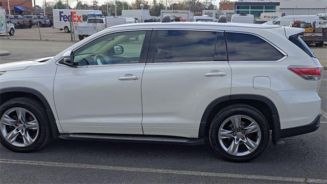 used 2015 Toyota Highlander car, priced at $17,888