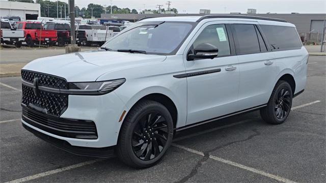new 2025 Lincoln Navigator car, priced at $107,588