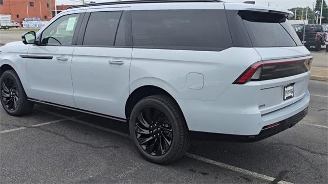 new 2025 Lincoln Navigator car, priced at $107,588