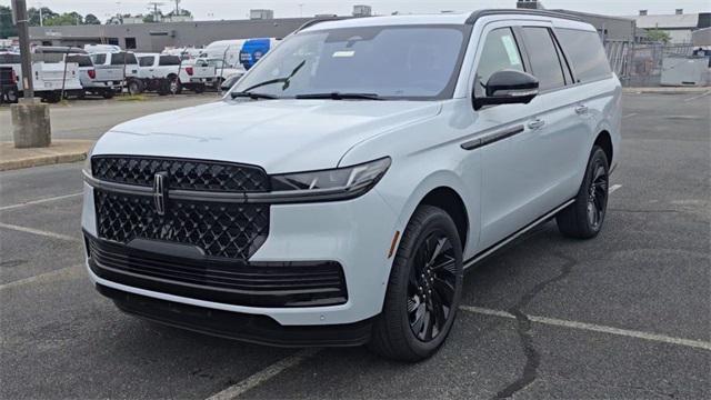 new 2025 Lincoln Navigator car, priced at $107,588