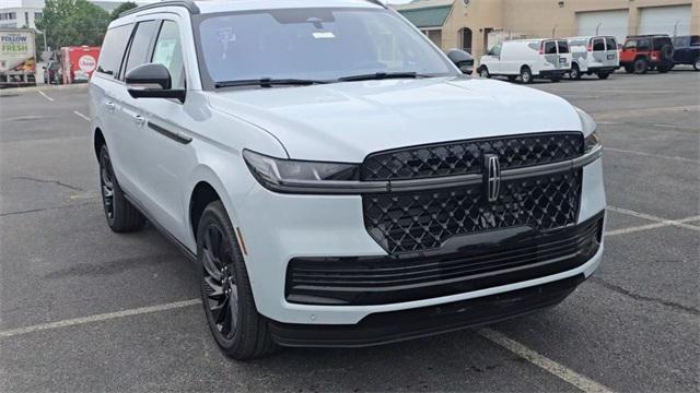 new 2025 Lincoln Navigator car, priced at $107,588