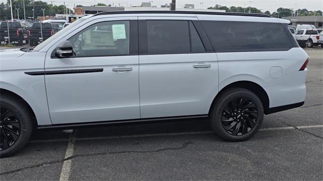 new 2025 Lincoln Navigator car, priced at $107,588