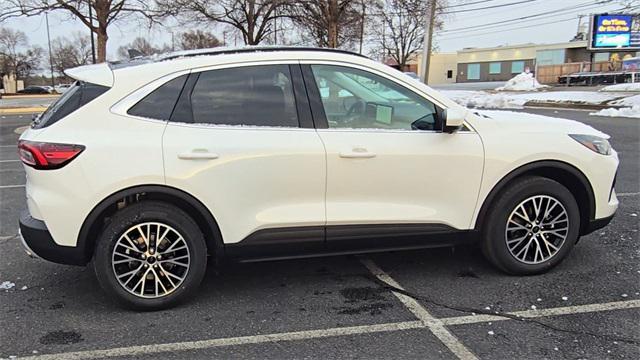 new 2025 Ford Escape car, priced at $40,995