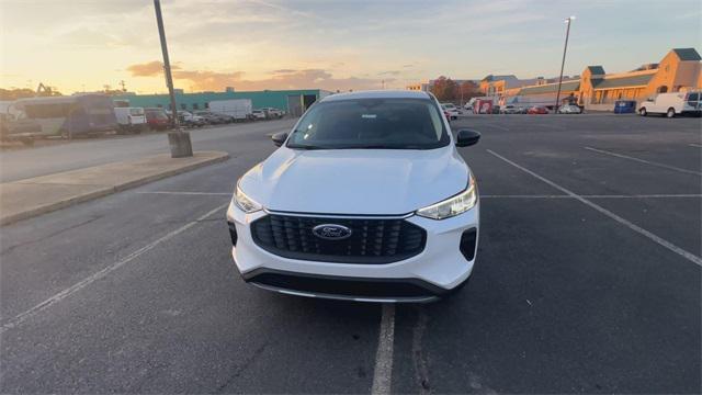 new 2025 Ford Escape car, priced at $28,995