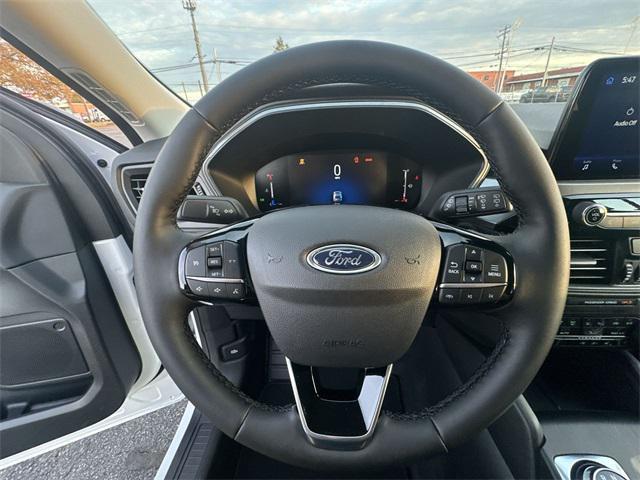 new 2025 Ford Escape car, priced at $28,995