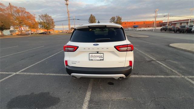 new 2025 Ford Escape car, priced at $29,995