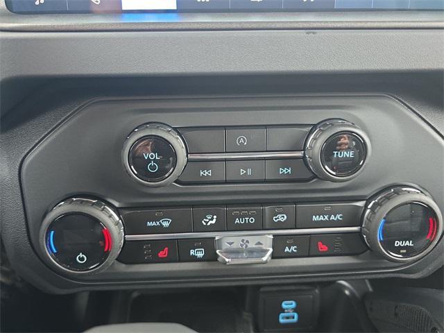 new 2025 Ford Bronco car, priced at $48,979