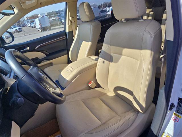 used 2015 Toyota Highlander car, priced at $22,270