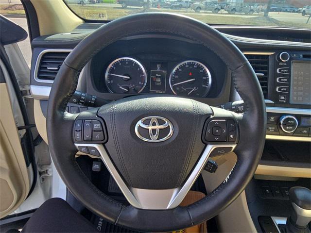 used 2015 Toyota Highlander car, priced at $22,270