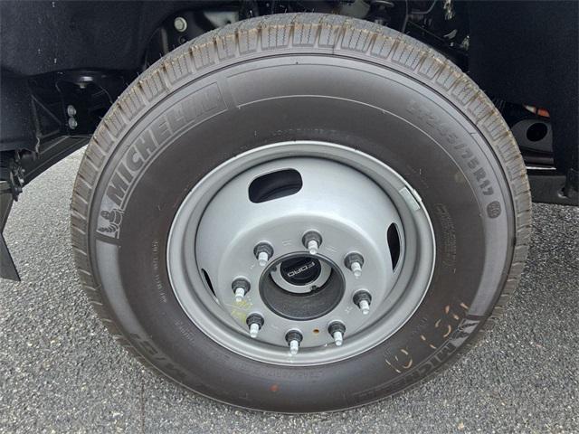 new 2025 Ford F-350 car, priced at $67,588