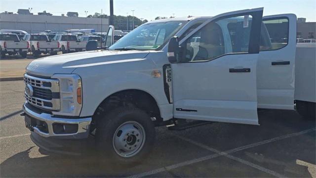 new 2025 Ford F-350 car, priced at $87,988