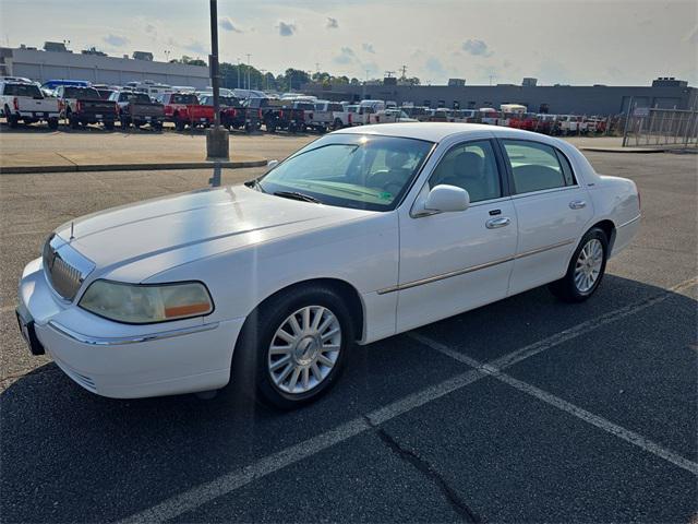 used 2004 Lincoln Town Car car, priced at $8,997
