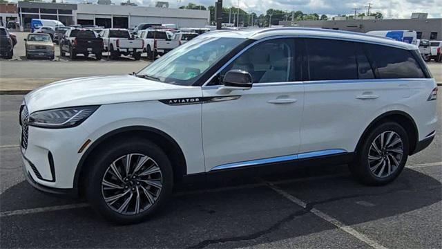 new 2025 Lincoln Aviator car, priced at $63,395
