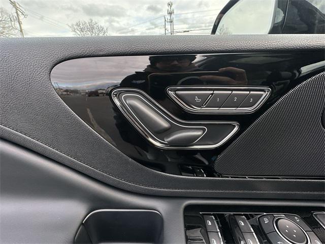 new 2025 Lincoln Aviator car, priced at $68,275