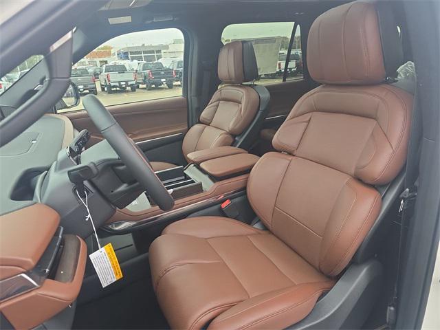 new 2025 Lincoln Navigator car, priced at $100,988