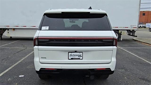 new 2025 Lincoln Navigator car, priced at $100,988