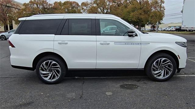 new 2025 Lincoln Navigator car, priced at $100,988
