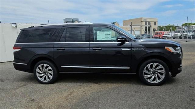 used 2024 Lincoln Navigator car, priced at $89,888