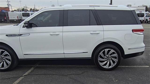 used 2022 Lincoln Navigator car, priced at $57,888