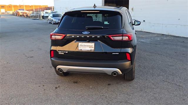 new 2025 Ford Escape car, priced at $29,995