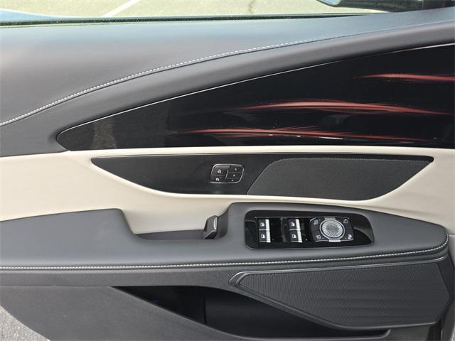 new 2025 Lincoln Nautilus car, priced at $50,253