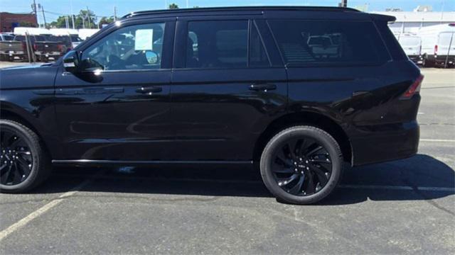 new 2025 Lincoln Navigator car, priced at $105,705