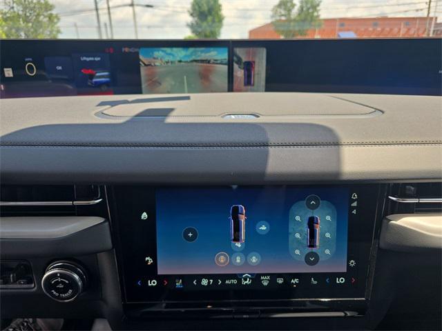 new 2025 Lincoln Navigator car, priced at $97,888