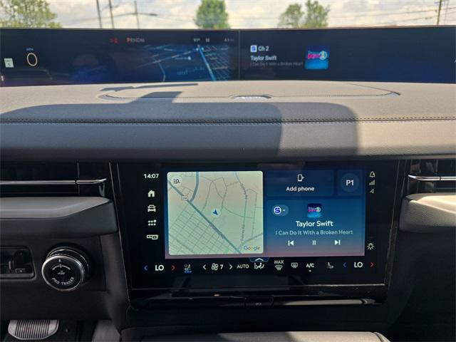 new 2025 Lincoln Navigator car, priced at $97,888