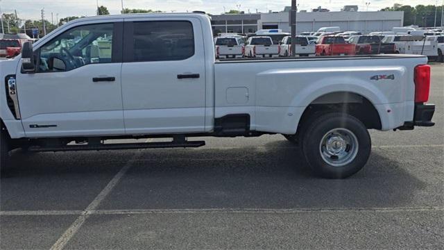 new 2025 Ford F-350 car, priced at $67,988