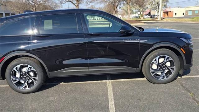new 2025 Lincoln Nautilus car, priced at $52,143