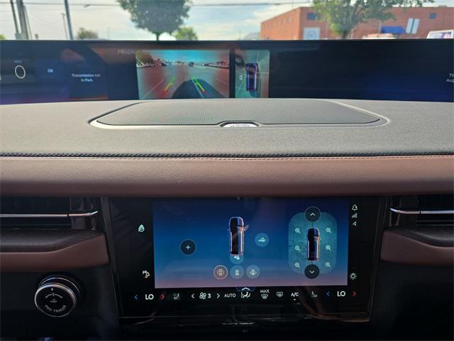 new 2025 Lincoln Navigator car, priced at $99,888