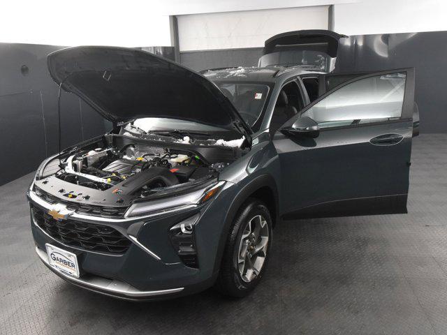 new 2025 Chevrolet Trax car, priced at $23,879