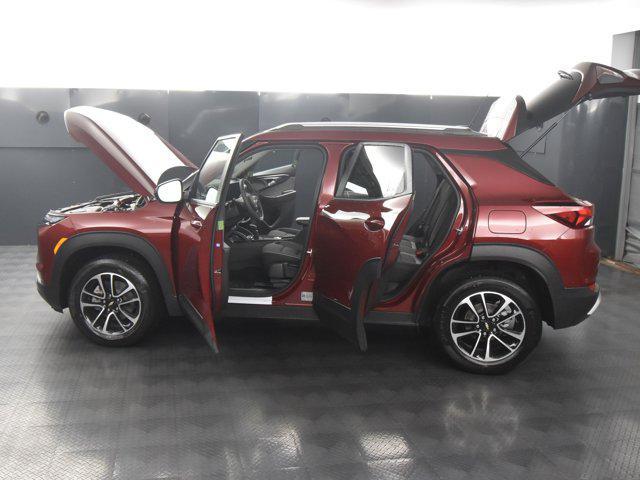 new 2025 Chevrolet TrailBlazer car, priced at $27,595