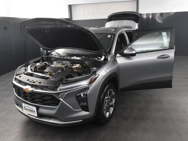 new 2025 Chevrolet Trax car, priced at $24,519