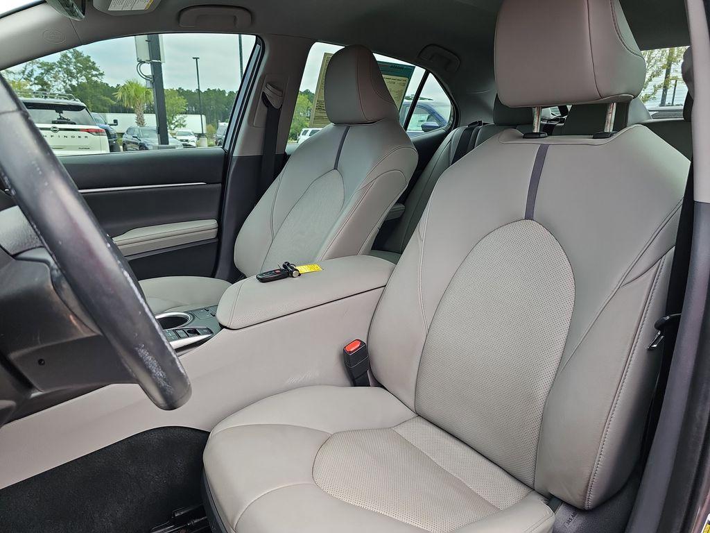 used 2022 Toyota Camry Hybrid car, priced at $22,100