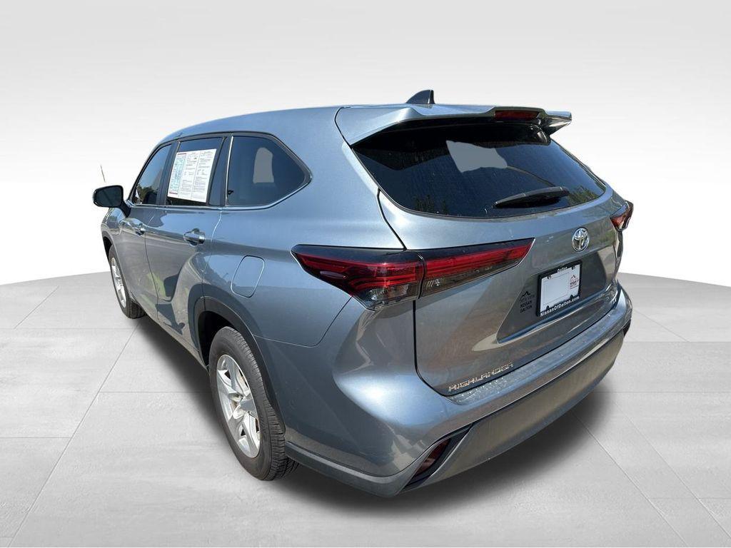 used 2023 Toyota Highlander car, priced at $33,995