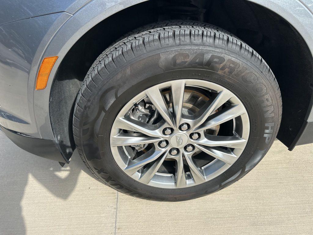 used 2021 Cadillac XT5 car, priced at $26,100