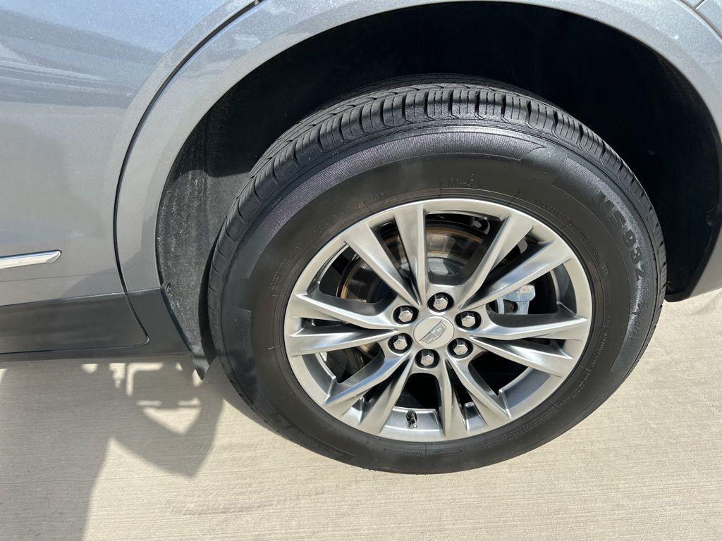 used 2021 Cadillac XT5 car, priced at $26,100