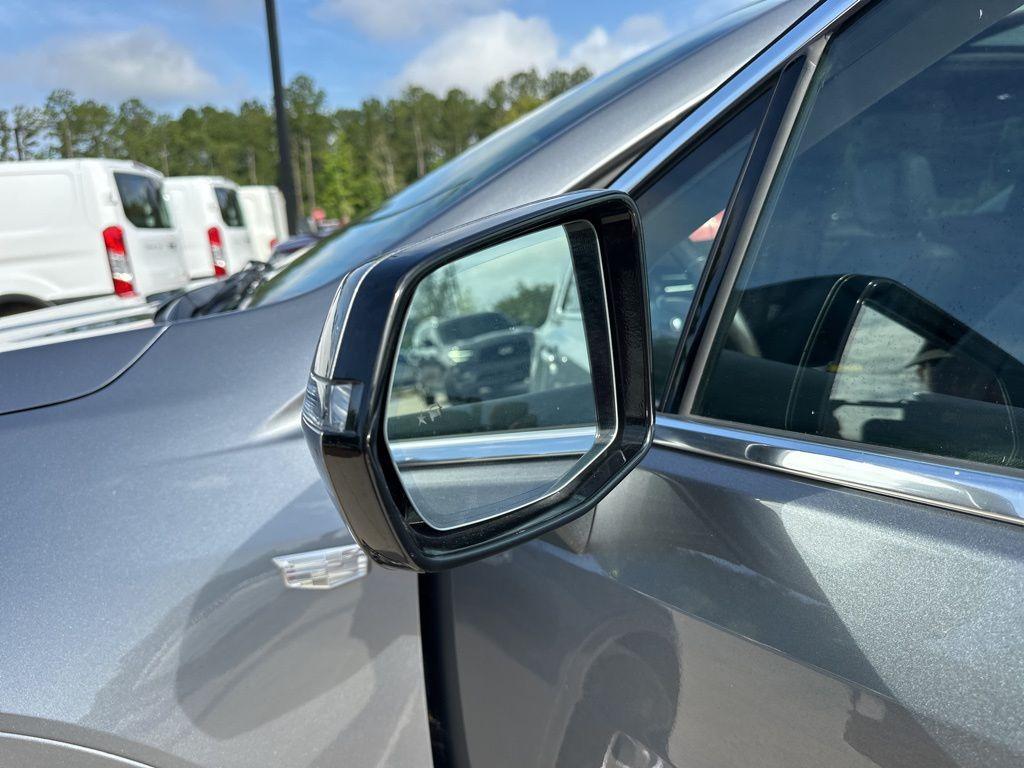 used 2021 Cadillac XT5 car, priced at $26,100