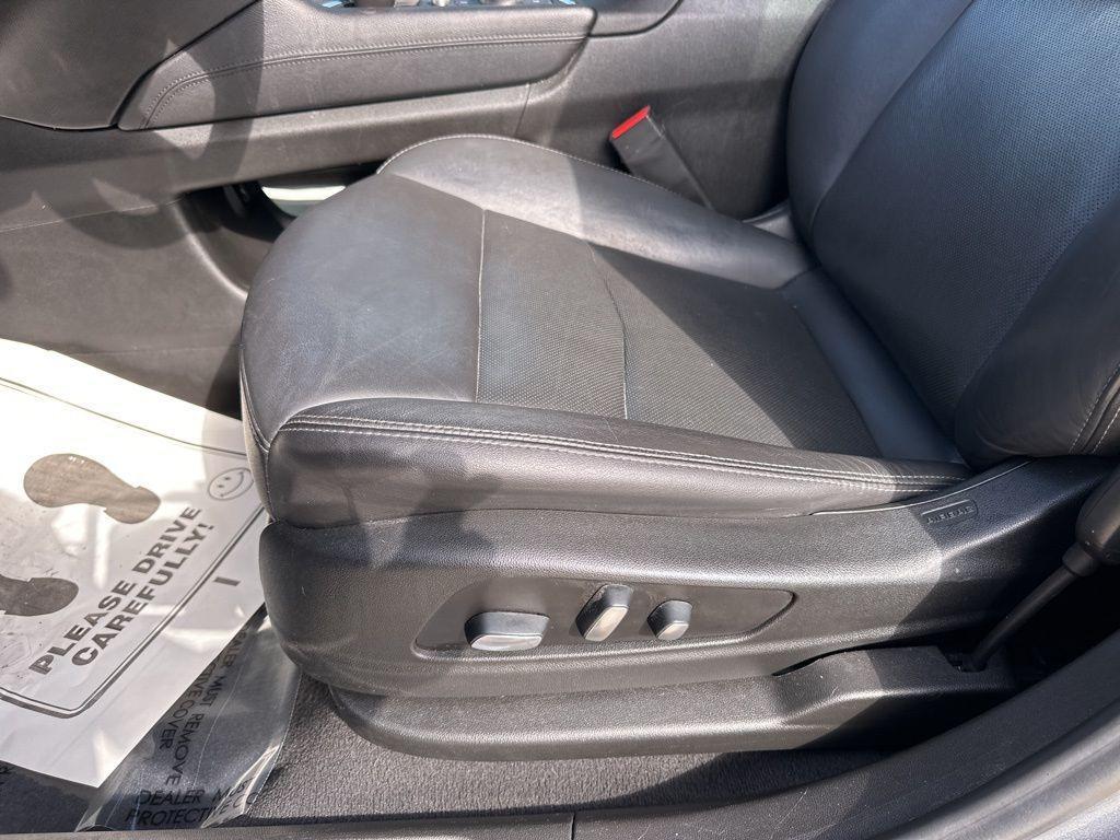 used 2021 Cadillac XT5 car, priced at $26,100