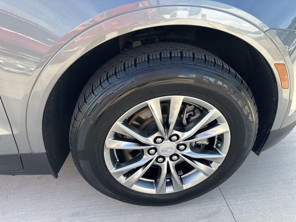 used 2021 Cadillac XT5 car, priced at $26,100