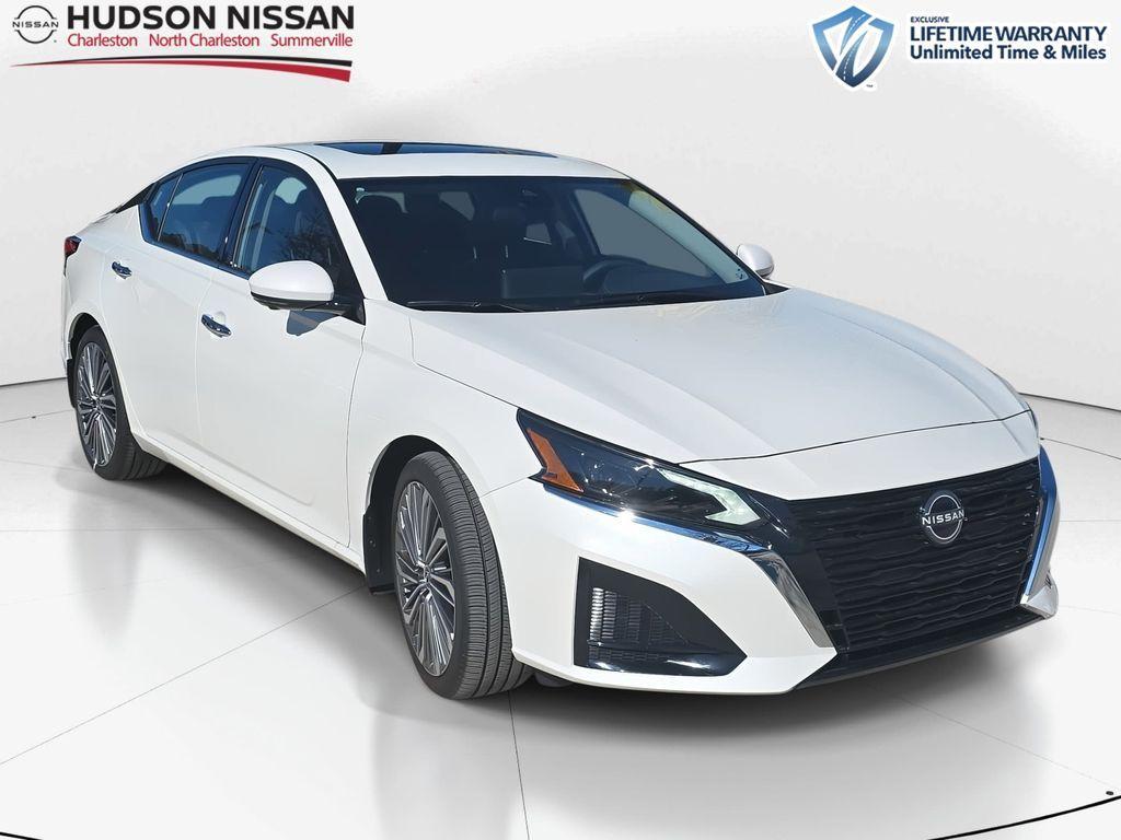 new 2025 Nissan Altima car, priced at $33,367