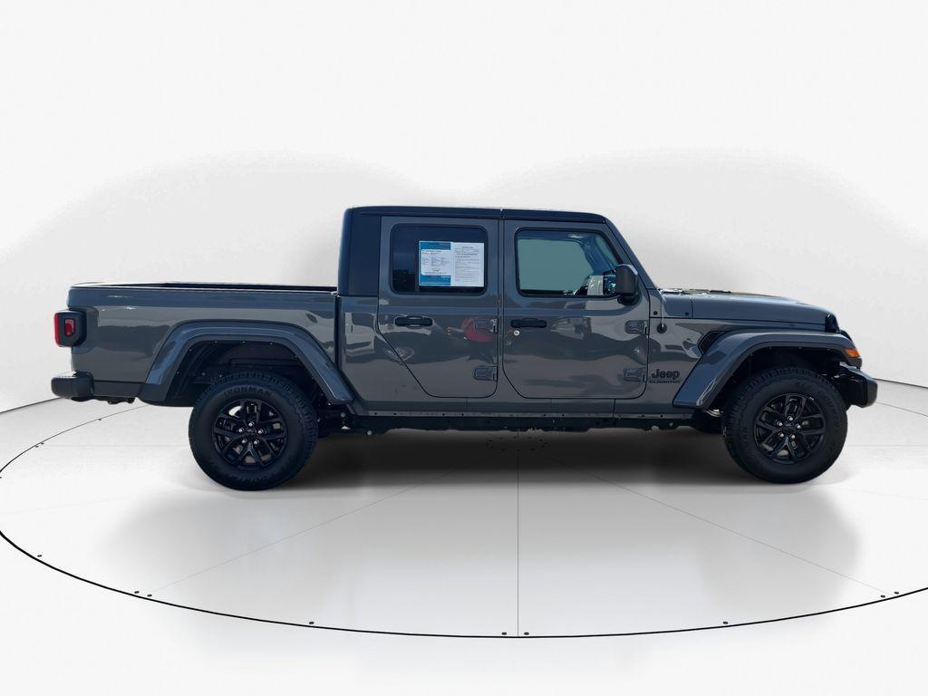 used 2022 Jeep Gladiator car, priced at $31,400