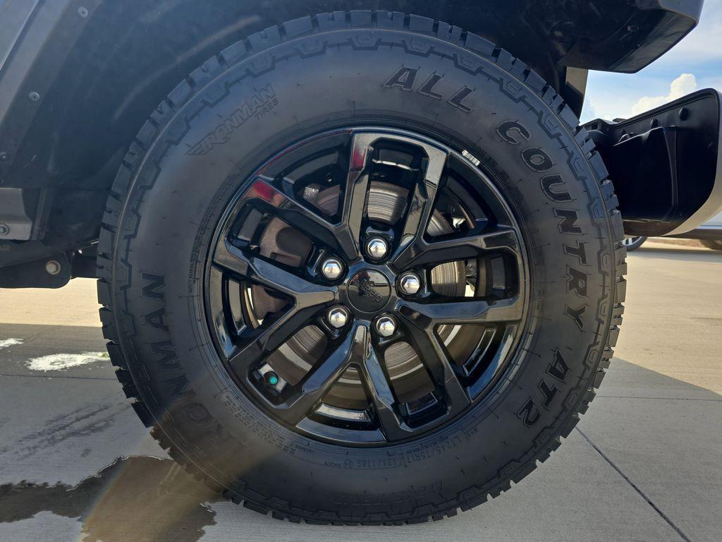 used 2022 Jeep Gladiator car, priced at $31,400