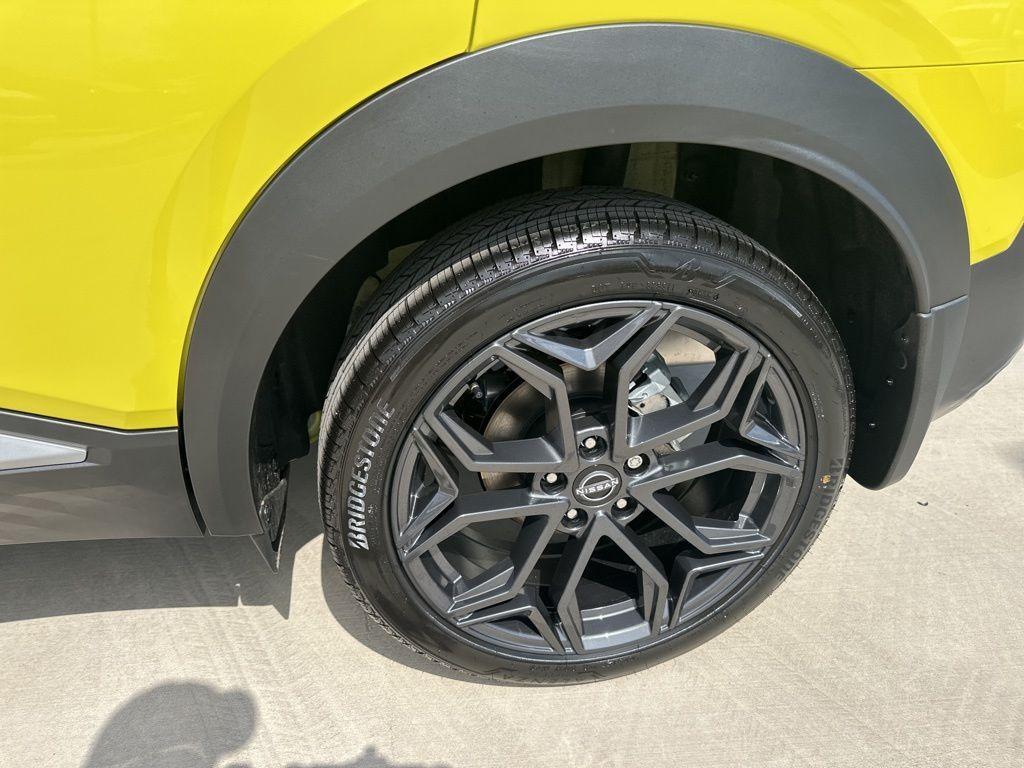 new 2025 Nissan Kicks car, priced at $30,332