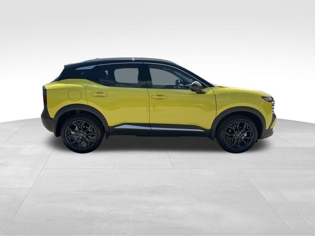 new 2025 Nissan Kicks car, priced at $30,332