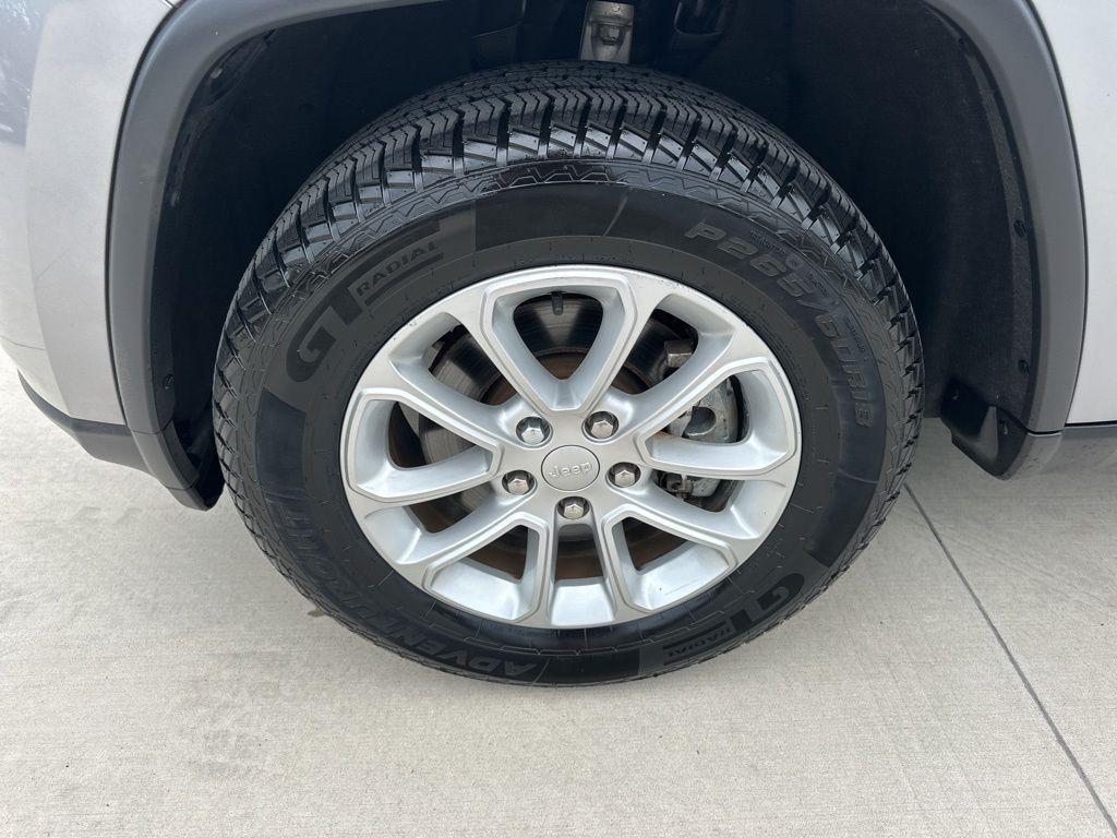 used 2021 Jeep Grand Cherokee car, priced at $25,800