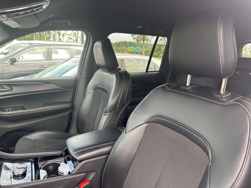 used 2023 Jeep Grand Cherokee car, priced at $27,874